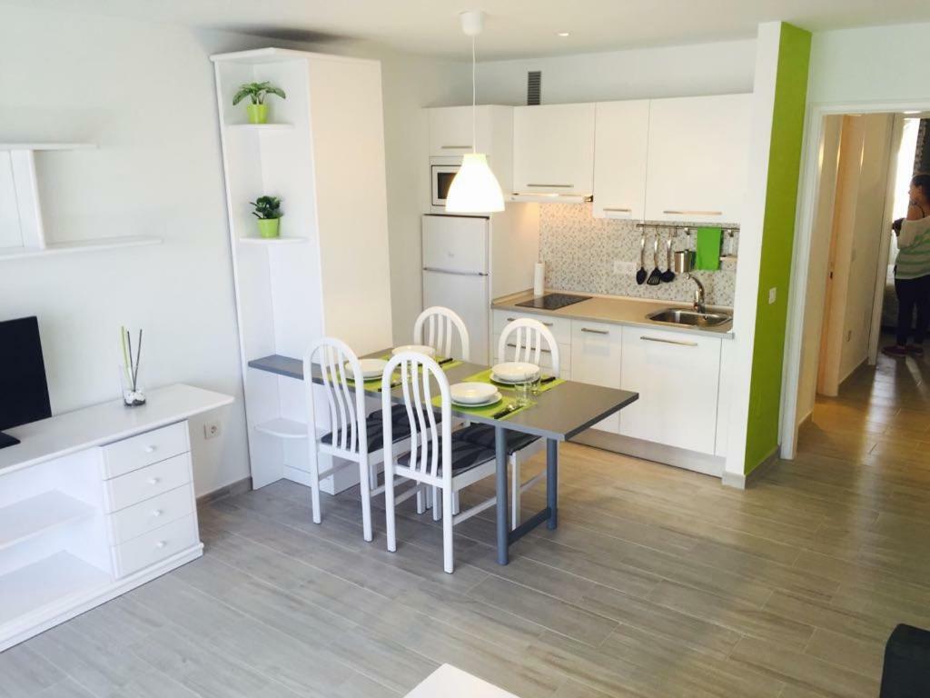 Pistachio Apartment Lanzarote Apartment Коста Тегисе Екстериор снимка